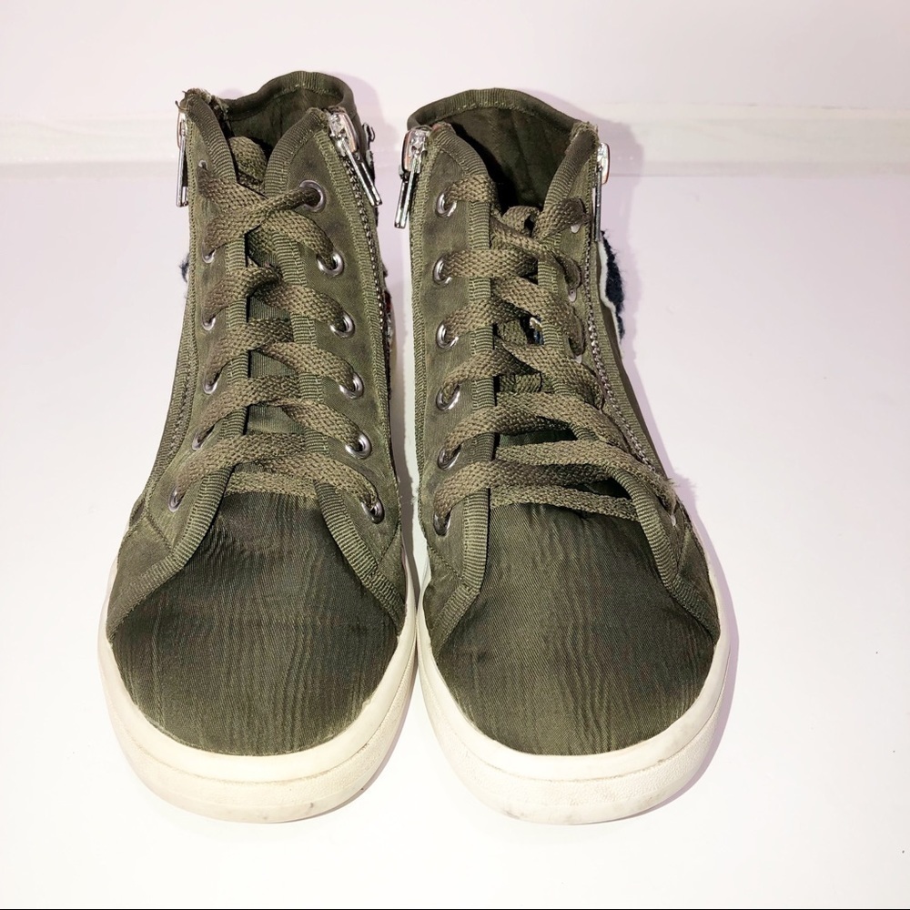 Steve Madden olive emoji hitop